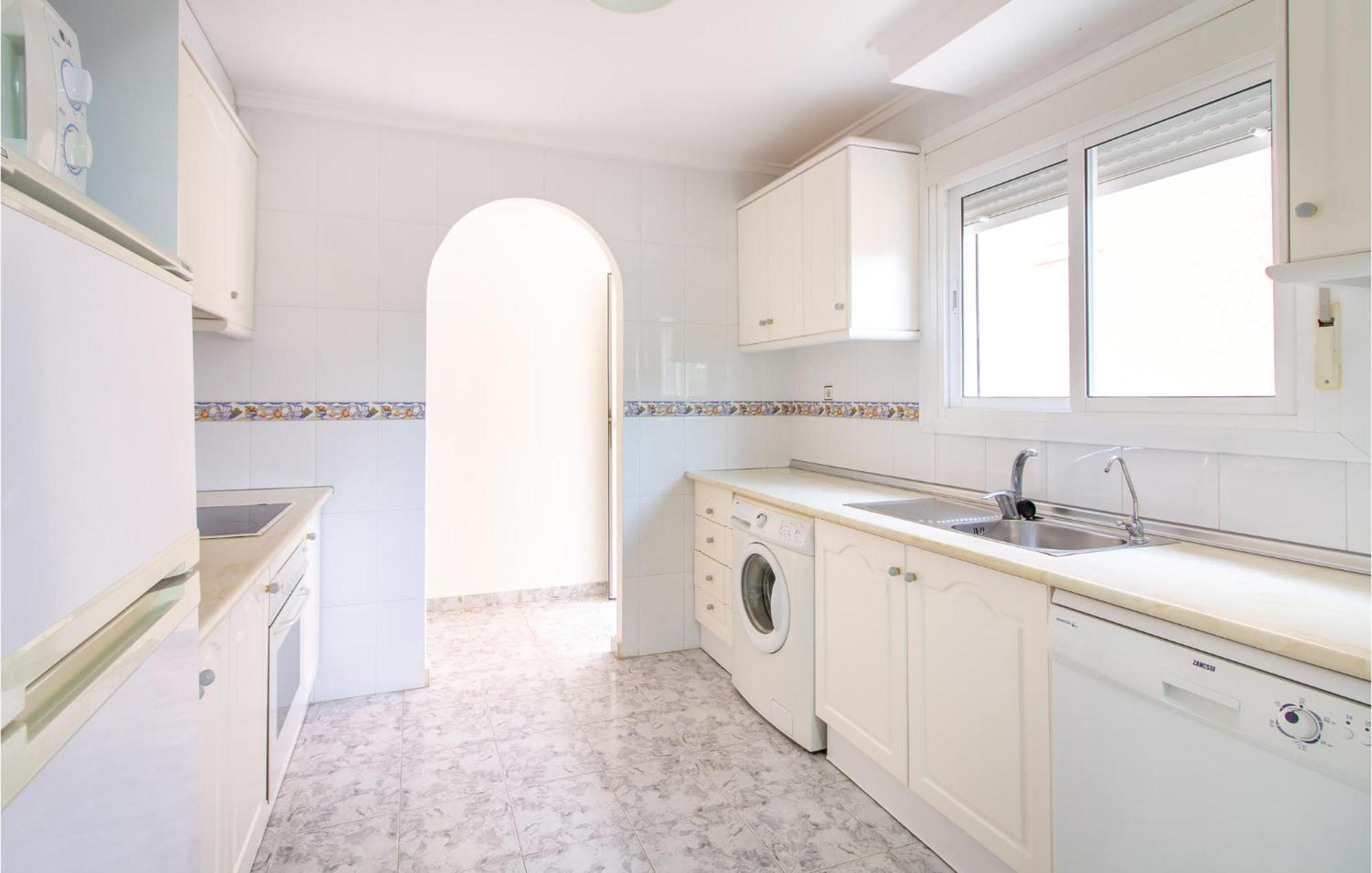 Beautiful Home In Gran Alacant With Kitchen Санта-Пола Екстер'єр фото
