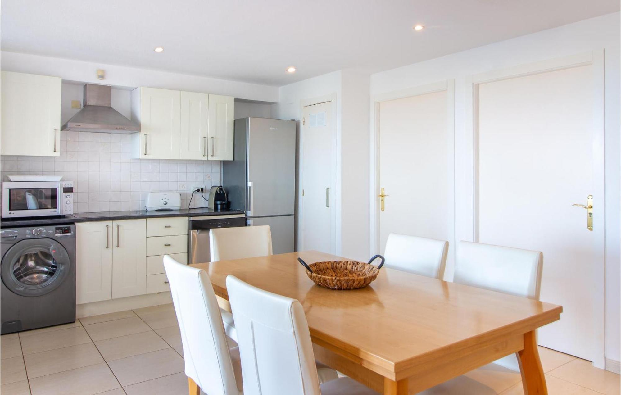 Beautiful Home In Gran Alacant With Kitchen Санта-Пола Екстер'єр фото