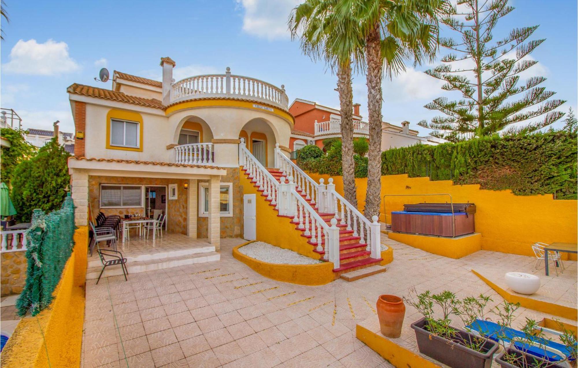 Beautiful Home In Gran Alacant With Kitchen Санта-Пола Екстер'єр фото